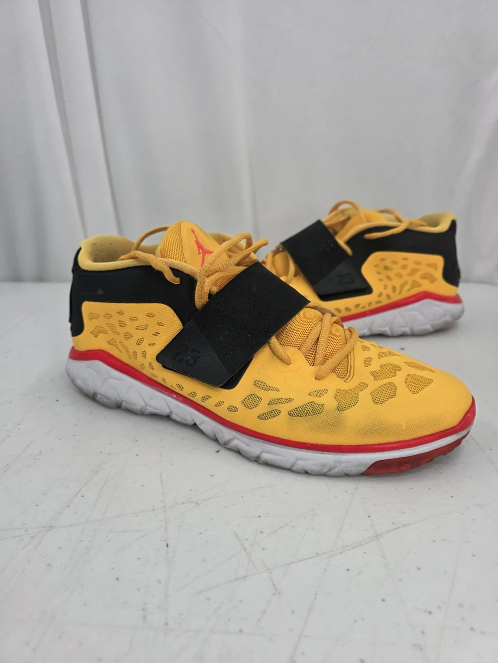 Nike Jordan Flight Flex Trainer 2 Goat Men's Size 10.5 768911-803 Yellow Orange.